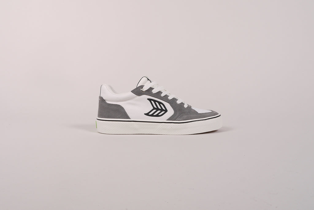 Cariuma Vallely white charcoal grey